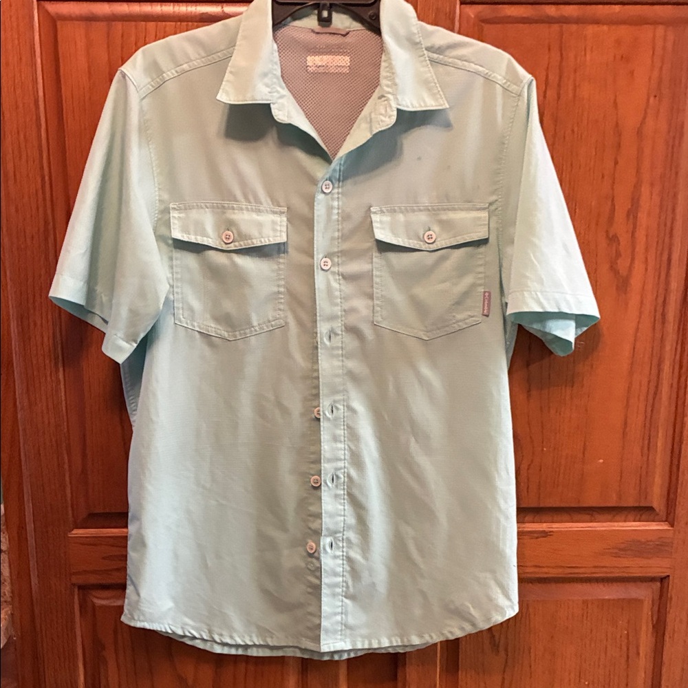 Columbia Men's Aqua Short Sleeve Button Down Shirt size S